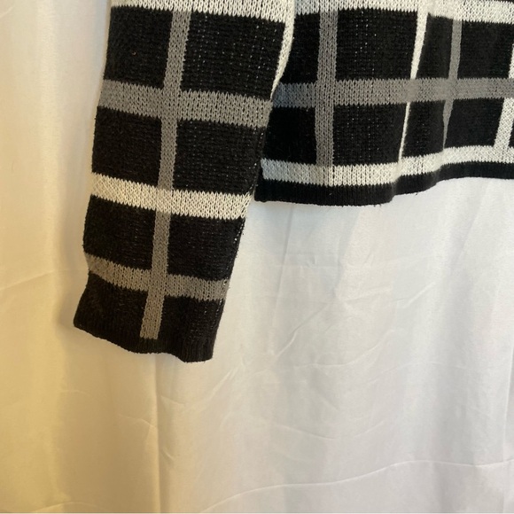 OLD NAVY Women’s Black Gray White Square Stripe Plaid Sweater Size Large - Picture 5 of 10